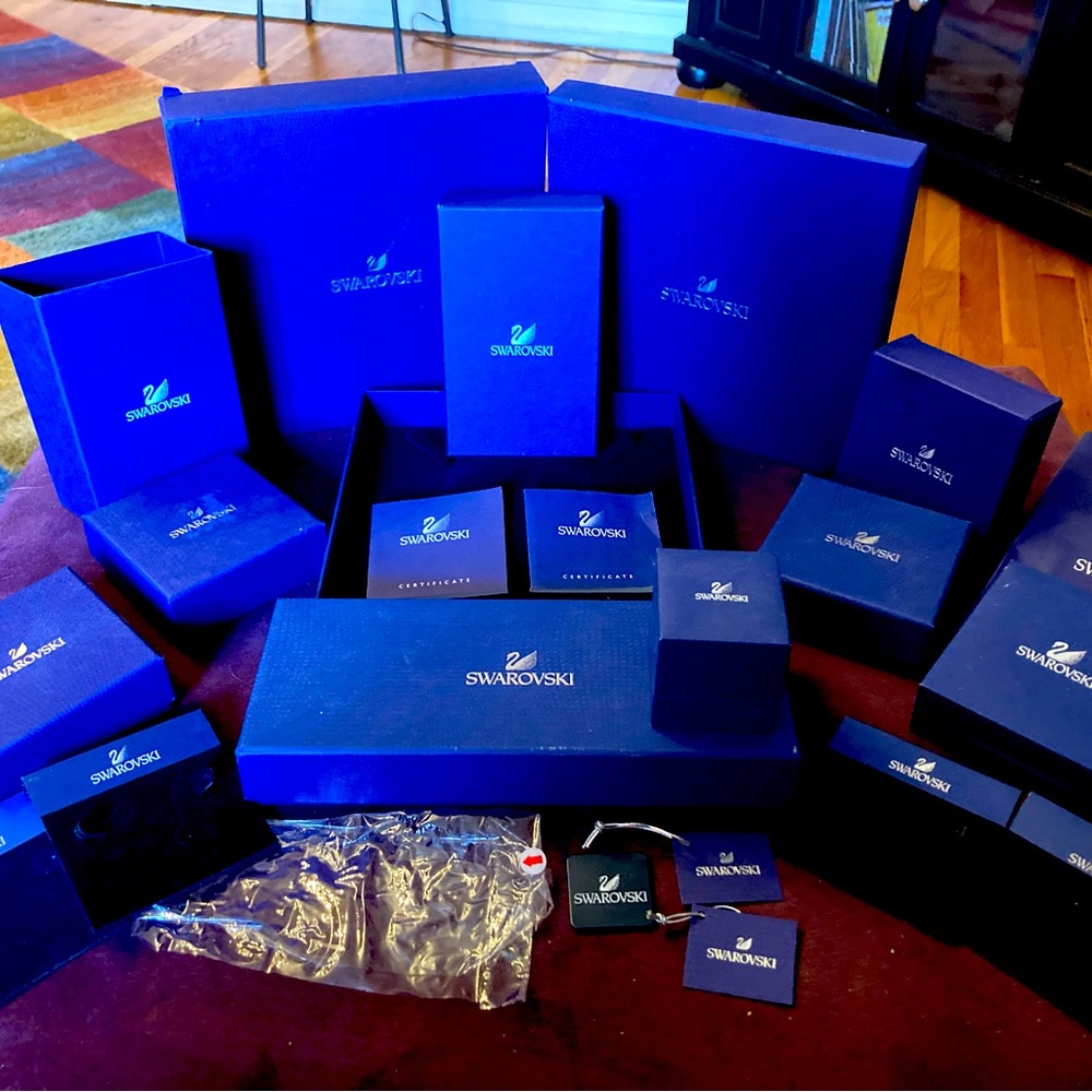 Special listing for mermadam 5 swarovski earring boxes